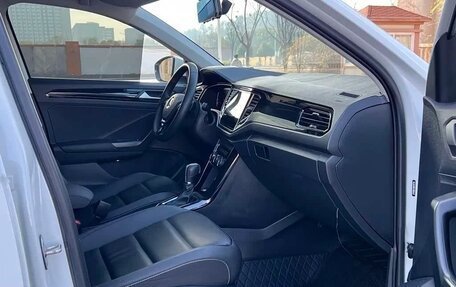 Volkswagen T-Roc I, 2022 год, 1 870 000 рублей, 13 фотография
