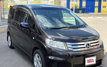 Honda Freed I, 2010 год, 910 000 рублей, 3 фотография