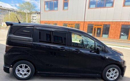 Honda Freed I, 2010 год, 910 000 рублей, 6 фотография