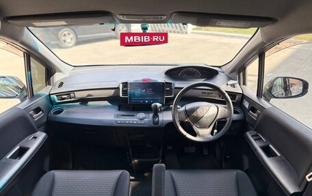Honda Freed I, 2010 год, 910 000 рублей, 33 фотография