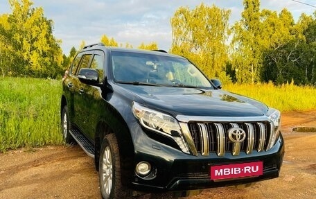 Toyota Land Cruiser Prado 150 рестайлинг 2, 2016 год, 3 600 000 рублей, 6 фотография
