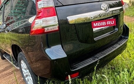 Toyota Land Cruiser Prado 150 рестайлинг 2, 2016 год, 3 600 000 рублей, 13 фотография