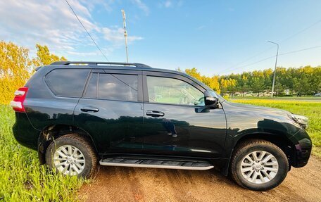 Toyota Land Cruiser Prado 150 рестайлинг 2, 2016 год, 3 600 000 рублей, 17 фотография