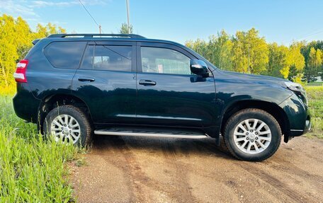 Toyota Land Cruiser Prado 150 рестайлинг 2, 2016 год, 3 600 000 рублей, 18 фотография