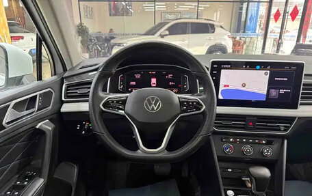 Volkswagen Tiguan II, 2022 год, 1 872 000 рублей, 14 фотография