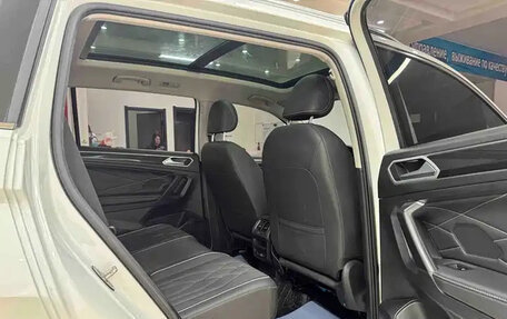 Volkswagen Tiguan II, 2022 год, 1 872 000 рублей, 12 фотография