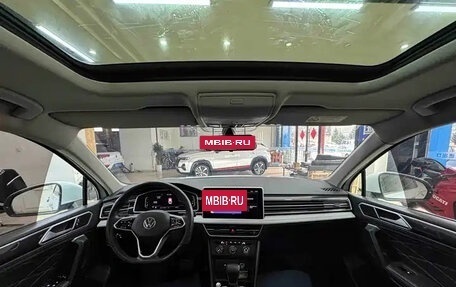 Volkswagen Tiguan II, 2022 год, 1 872 000 рублей, 13 фотография