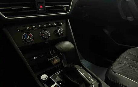 Volkswagen Tiguan II, 2022 год, 1 872 000 рублей, 18 фотография