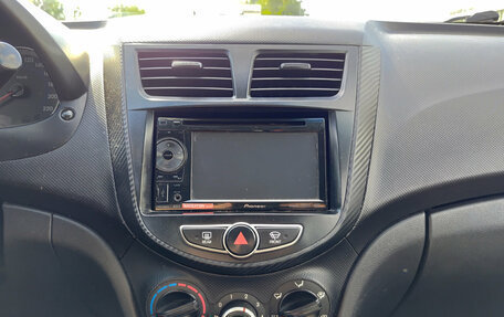 Hyundai Solaris II рестайлинг, 2011 год, 705 000 рублей, 15 фотография