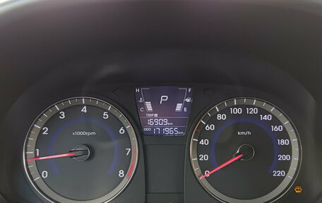 Hyundai Solaris II рестайлинг, 2011 год, 705 000 рублей, 13 фотография