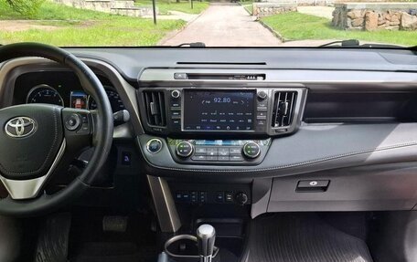 Toyota RAV4, 2019 год, 2 000 000 рублей, 11 фотография