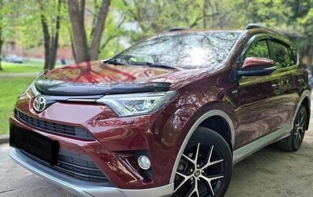 Toyota RAV4, 2019 год, 2 000 000 рублей, 2 фотография