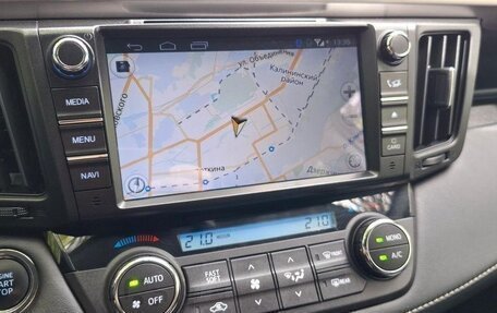 Toyota RAV4, 2019 год, 2 000 000 рублей, 16 фотография