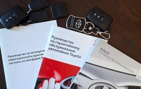 Toyota RAV4, 2019 год, 2 000 000 рублей, 24 фотография