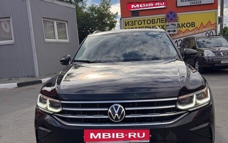 Volkswagen Tiguan II, 2021 год, 3 590 000 рублей, 3 фотография