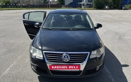 Volkswagen Passat B6, 2010 год, 950 000 рублей, 2 фотография