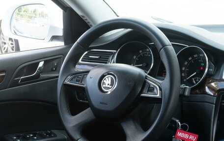 Skoda Superb III рестайлинг, 2014 год, 1 040 000 рублей, 20 фотография