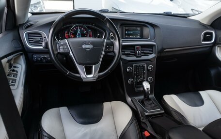 Volvo V40 Cross Country I, 2013 год, 1 335 000 рублей, 6 фотография