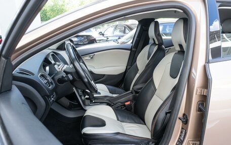 Volvo V40 Cross Country I, 2013 год, 1 335 000 рублей, 10 фотография