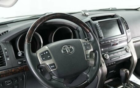 Toyota Land Cruiser 200, 2009 год, 2 700 000 рублей, 10 фотография