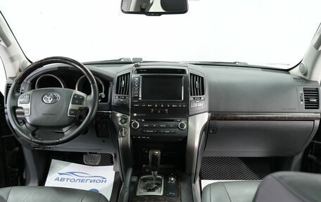 Toyota Land Cruiser 200, 2009 год, 2 700 000 рублей, 24 фотография
