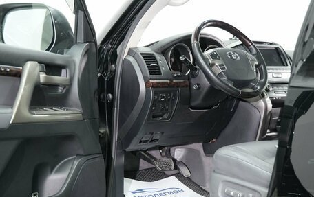 Toyota Land Cruiser 200, 2009 год, 2 700 000 рублей, 26 фотография