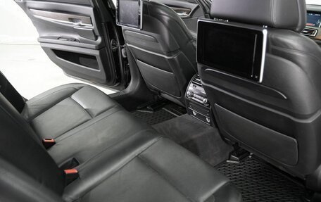 BMW 7 серия, 2013 год, 1 879 000 рублей, 15 фотография