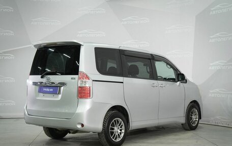 Toyota Noah III, 2007 год, 1 000 000 рублей, 5 фотография