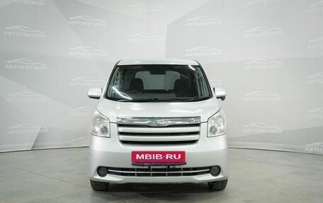 Toyota Noah III, 2007 год, 1 000 000 рублей, 3 фотография
