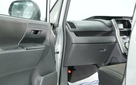 Toyota Noah III, 2007 год, 1 000 000 рублей, 12 фотография