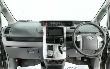 Toyota Noah III, 2007 год, 1 000 000 рублей, 10 фотография