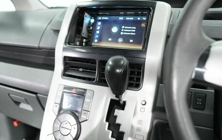 Toyota Noah III, 2007 год, 1 000 000 рублей, 19 фотография