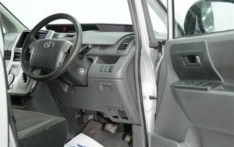 Toyota Noah III, 2007 год, 1 000 000 рублей, 14 фотография