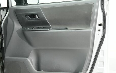 Toyota Noah III, 2007 год, 1 000 000 рублей, 13 фотография