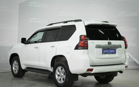 Toyota Land Cruiser Prado 150 рестайлинг 2, 2018 год, 4 700 000 рублей, 7 фотография