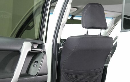 Toyota Land Cruiser Prado 150 рестайлинг 2, 2018 год, 4 700 000 рублей, 9 фотография