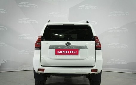 Toyota Land Cruiser Prado 150 рестайлинг 2, 2018 год, 4 700 000 рублей, 6 фотография