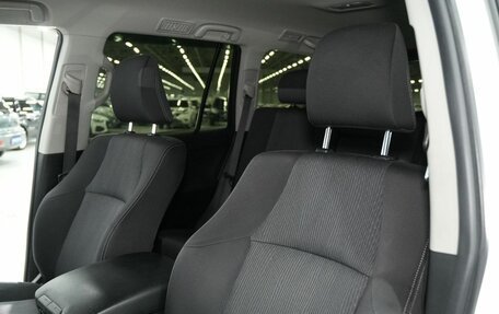 Toyota Land Cruiser Prado 150 рестайлинг 2, 2018 год, 4 700 000 рублей, 23 фотография