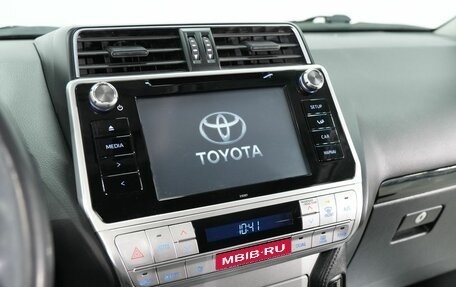 Toyota Land Cruiser Prado 150 рестайлинг 2, 2018 год, 4 700 000 рублей, 28 фотография