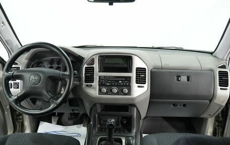 Mitsubishi Pajero III рестайлинг, 2004 год, 965 000 рублей, 14 фотография
