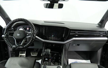 Volkswagen Touareg III, 2022 год, 7 890 000 рублей, 14 фотография