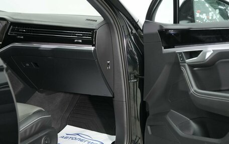 Volkswagen Touareg III, 2022 год, 7 890 000 рублей, 16 фотография