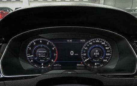 Volkswagen Passat B8 рестайлинг, 2017 год, 1 900 000 рублей, 20 фотография