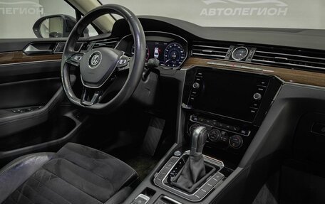 Volkswagen Passat B8 рестайлинг, 2017 год, 1 900 000 рублей, 13 фотография