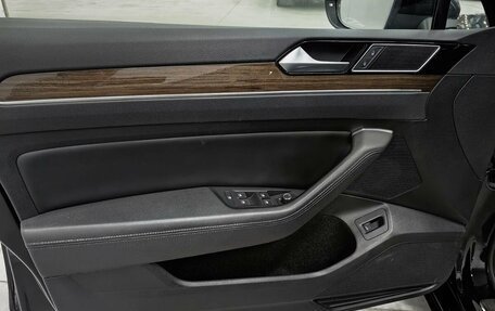 Volkswagen Passat B8 рестайлинг, 2017 год, 1 900 000 рублей, 19 фотография