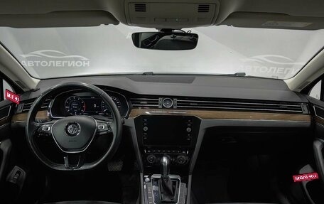 Volkswagen Passat B8 рестайлинг, 2017 год, 1 900 000 рублей, 8 фотография