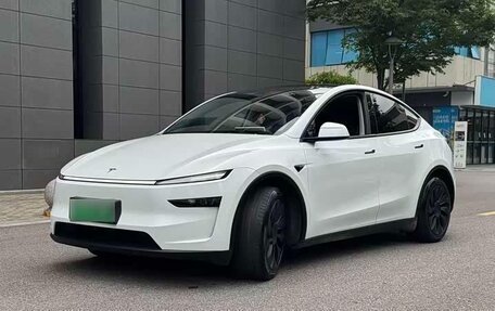 Tesla Model Y I, 2025 год, 6 175 000 рублей, 4 фотография