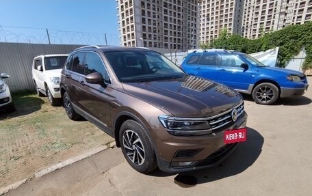 Volkswagen Tiguan II, 2018 год, 2 600 000 рублей, 4 фотография