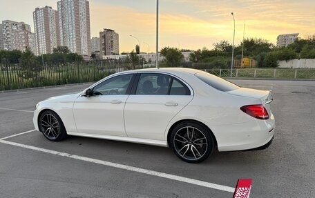 Mercedes-Benz E-Класс, 2016 год, 3 600 000 рублей, 6 фотография