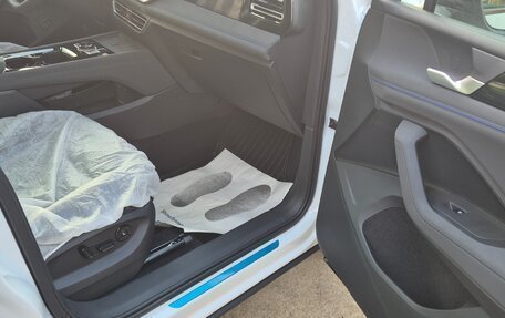 Volkswagen Tiguan, 2025 год, 4 600 000 рублей, 16 фотография